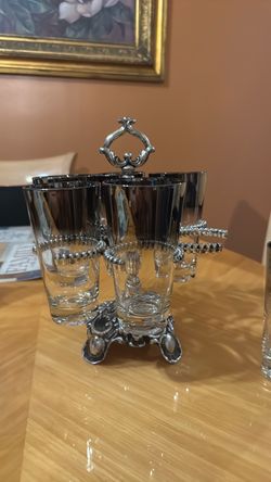 Glass cups