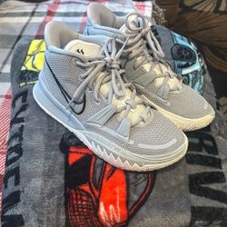 Nike Kyrie 7 TB WOLF GREY 