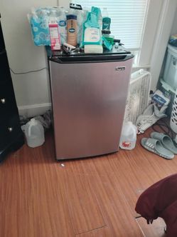 Mini fridge
