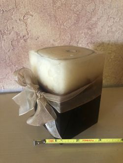 Decorative Two shaded Pilar candle with bow