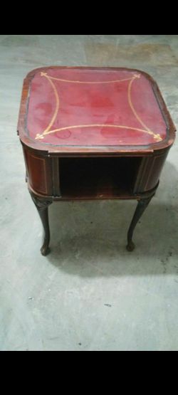 Mahogany Vintage end table