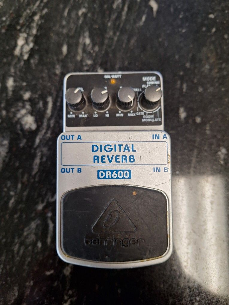 BEHRINGER EFFECTS DR600 PEDAL