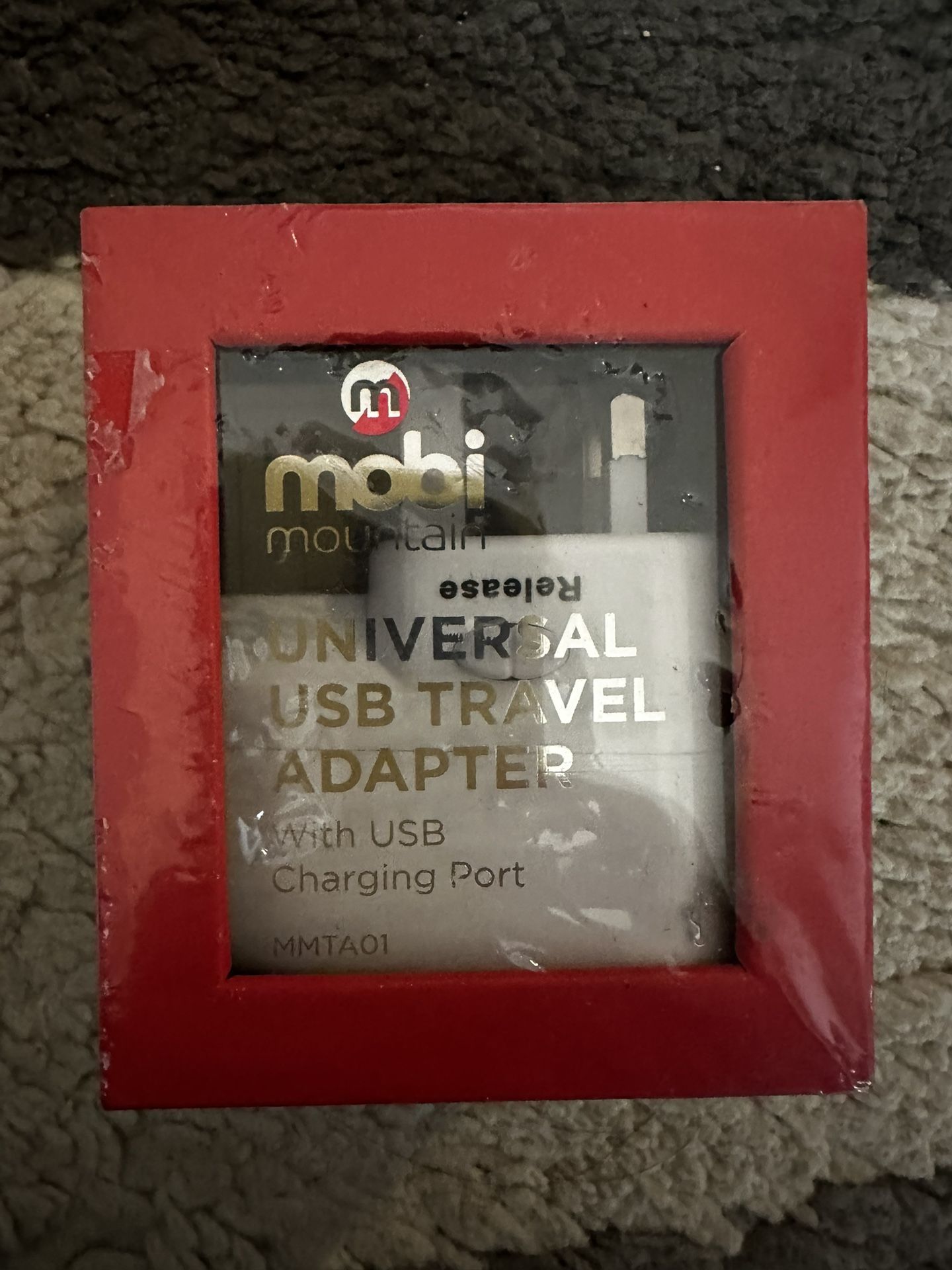 Mobi Mountain Universal USB Travel Adapter