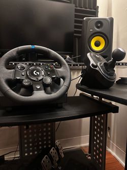 Logitech G923 SE Racing Wheel and Pedals