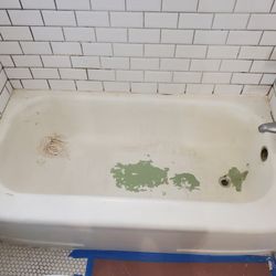Bathroom/ Bath Tub/ Tile Resurface/ Remodel