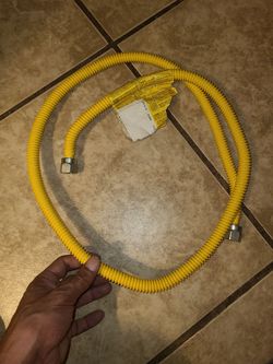 FLEXIBLE GAS PIPE BRAND NEW..
