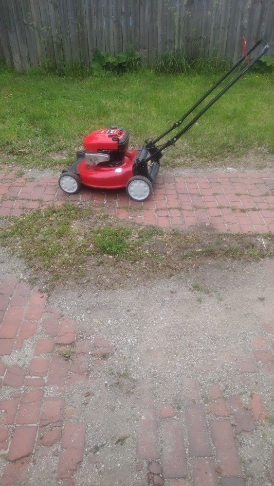 Troy-Bilt Push Lawn Mower