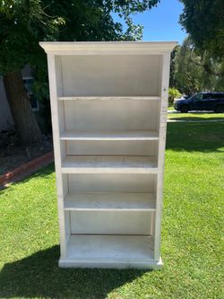 FREE / CURB ALERT White Bookshelf