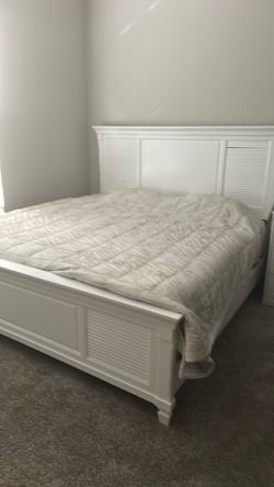 King bed + mattress, box springs
