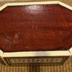 Mother of pearl octagon jewelry box medium size