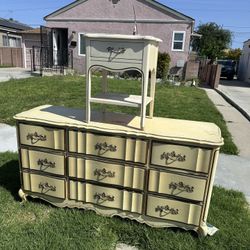 Free Antique Furniture 