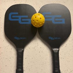 Pickleball Paddles And Ball (negotiable On Price) Need To Sell Moving Asap 