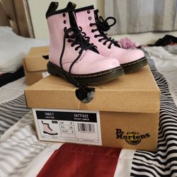 Dr. Martens Pale Pink Patent Leather Boots Toddler Girl Size 9