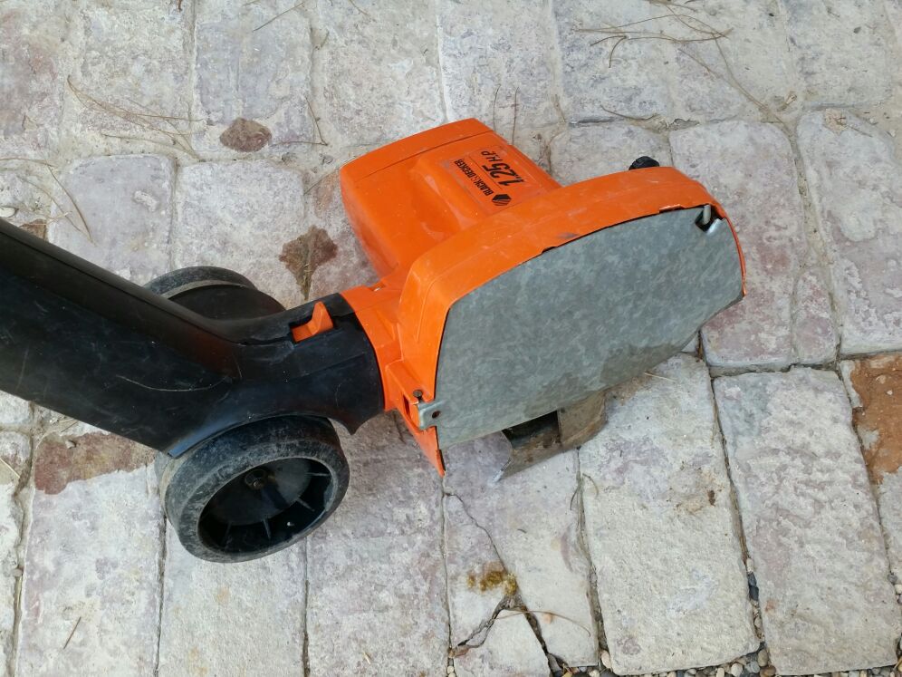 Black and decker 8224 1.25hp lawn grass edger trencher for Sale in Las  Vegas, NV - OfferUp