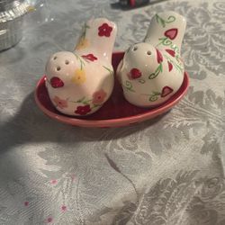 Decorative Salt And Pepper Shakers