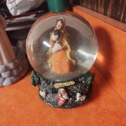 Nativity Musical Snow Globe Plays Holy Night 5.75" Tall Holy Family

My Cottage Books and Antiques (3448)