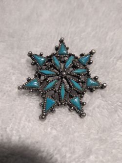 Rare find. Vintage Starburst Faux Turquoise Silver Tone Pin Brooch.  ( Blue Drum )