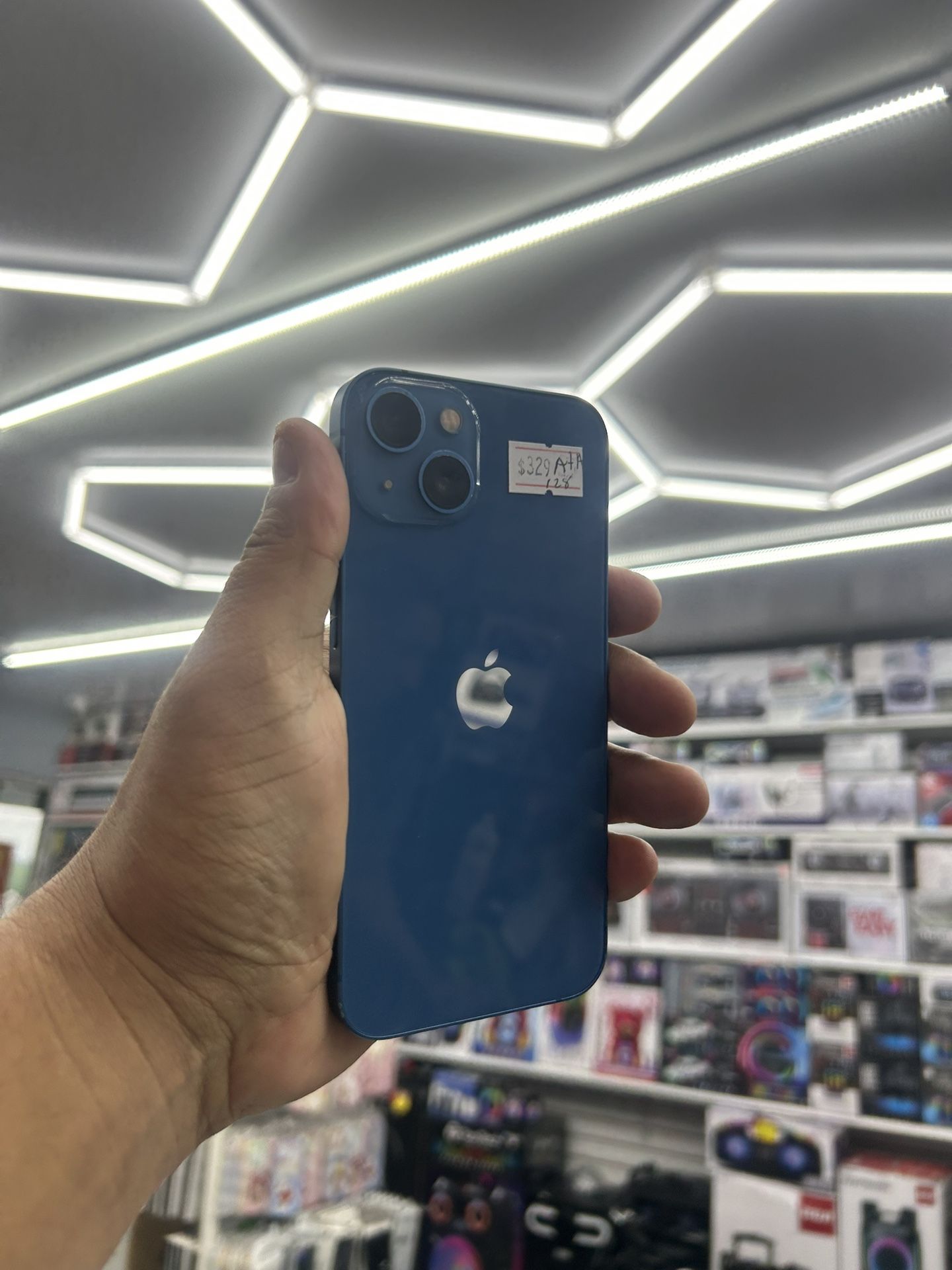 iPhone 13 ATT. 128 GB