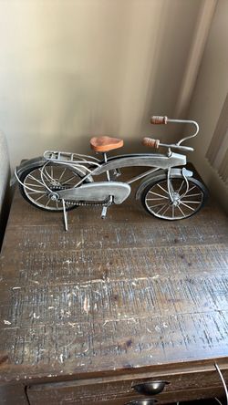 Metal bicycle decor