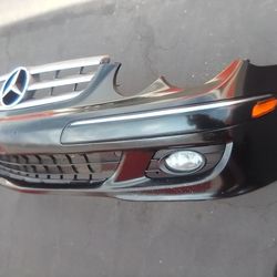 Mercedes Clk320/350/500 Front Bumper With Fog Lights And Filler And Accessories Oem
