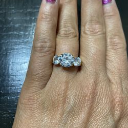 ion plating stainless steel ring with 3 AAA cubic zirconia Stones Size 8 