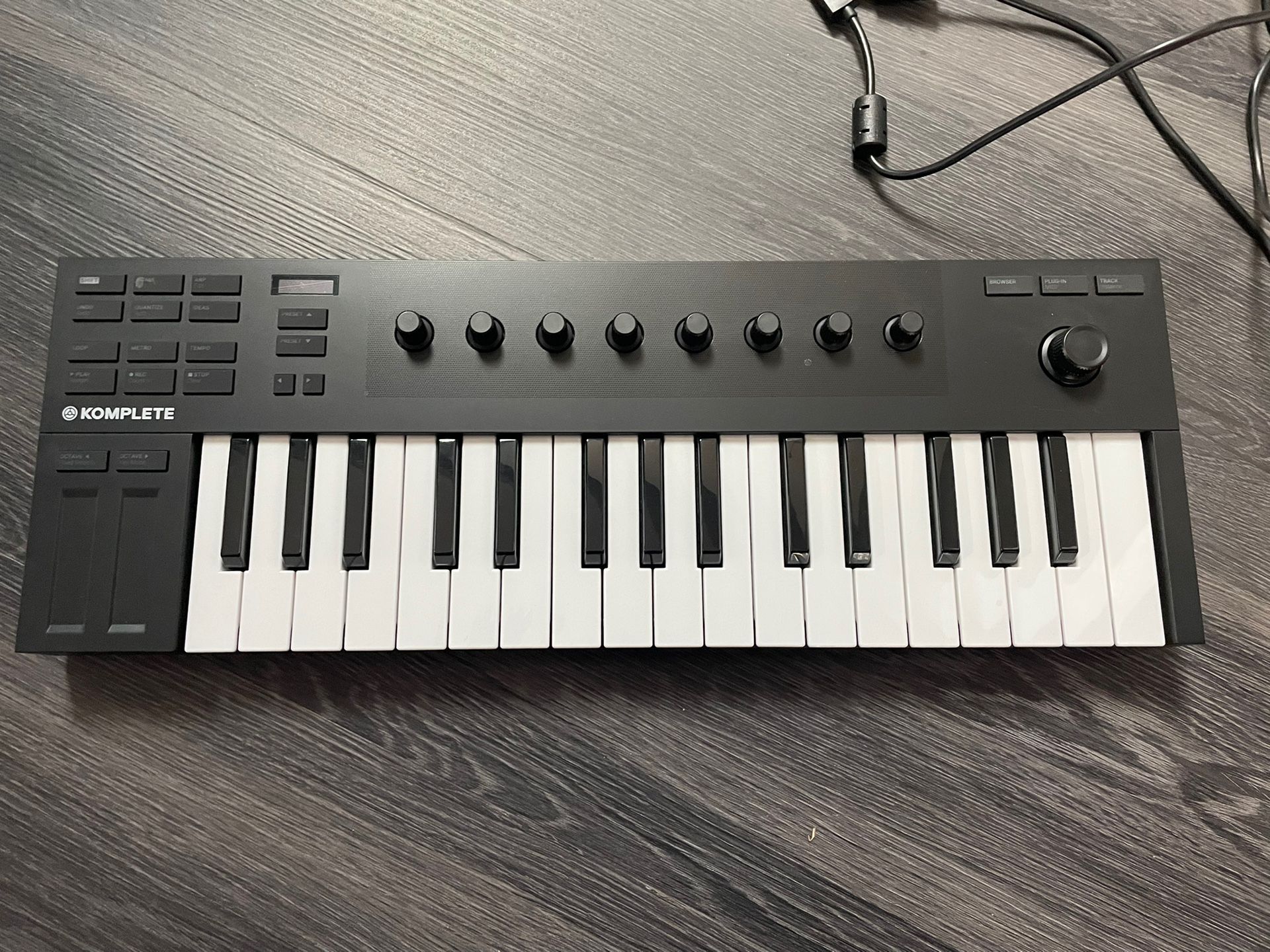 Komplete Kontrol M32 Keyboard