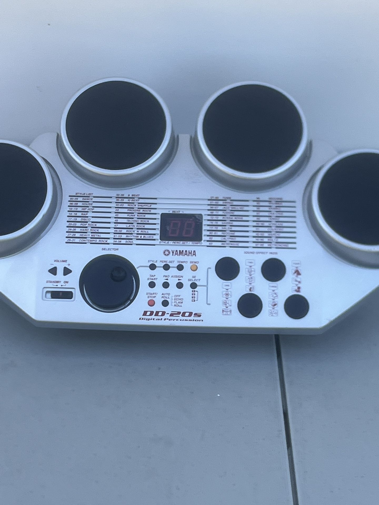 Vintage Yamaha DD-20s Digital Percussion Drum Machine With brown Sticks (not Pictured) but will be shipped. After market power supply included. Plus f