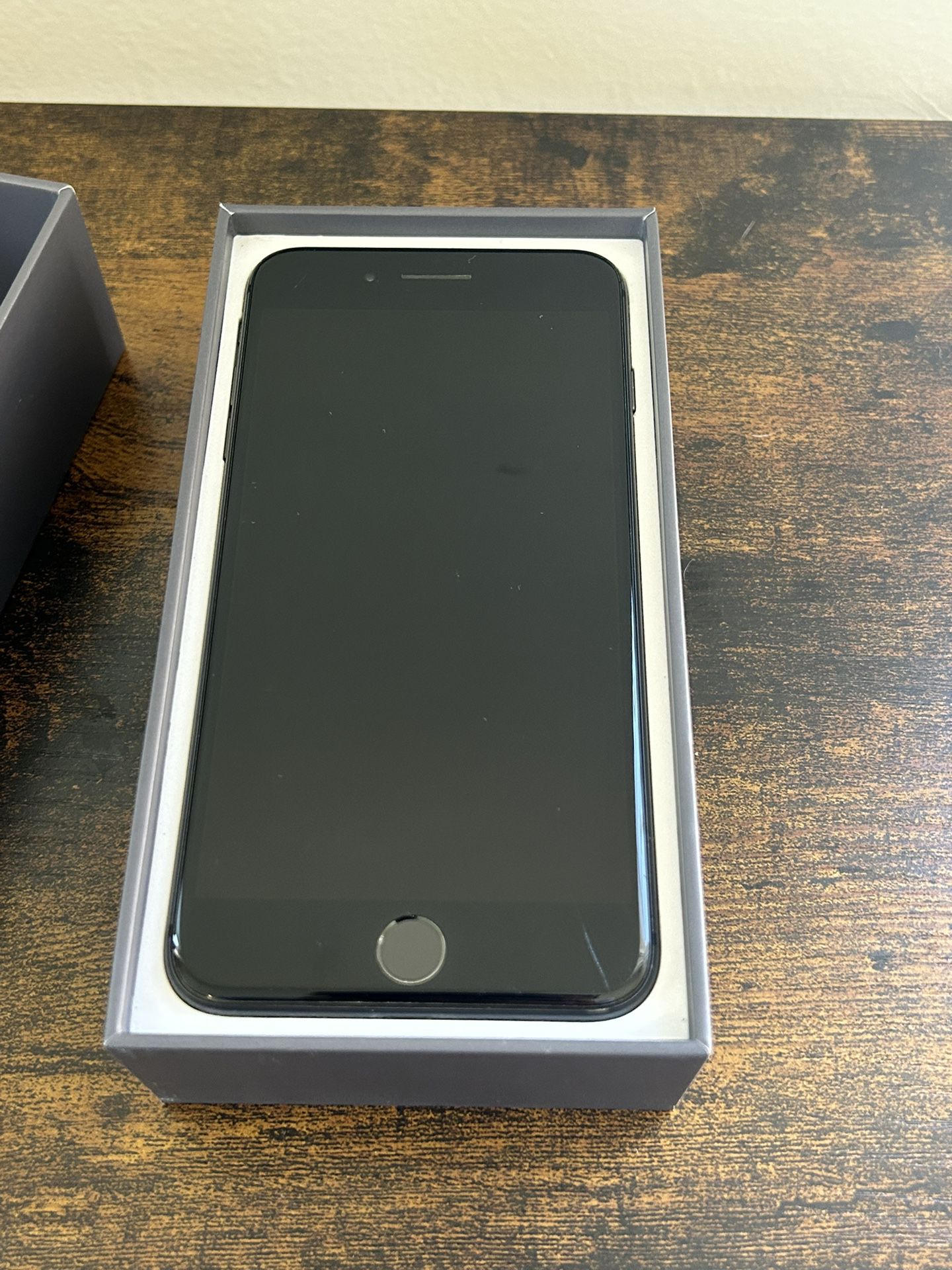 Apple - iPhone 8 Plus 64GB (AT&T) - Space Gray