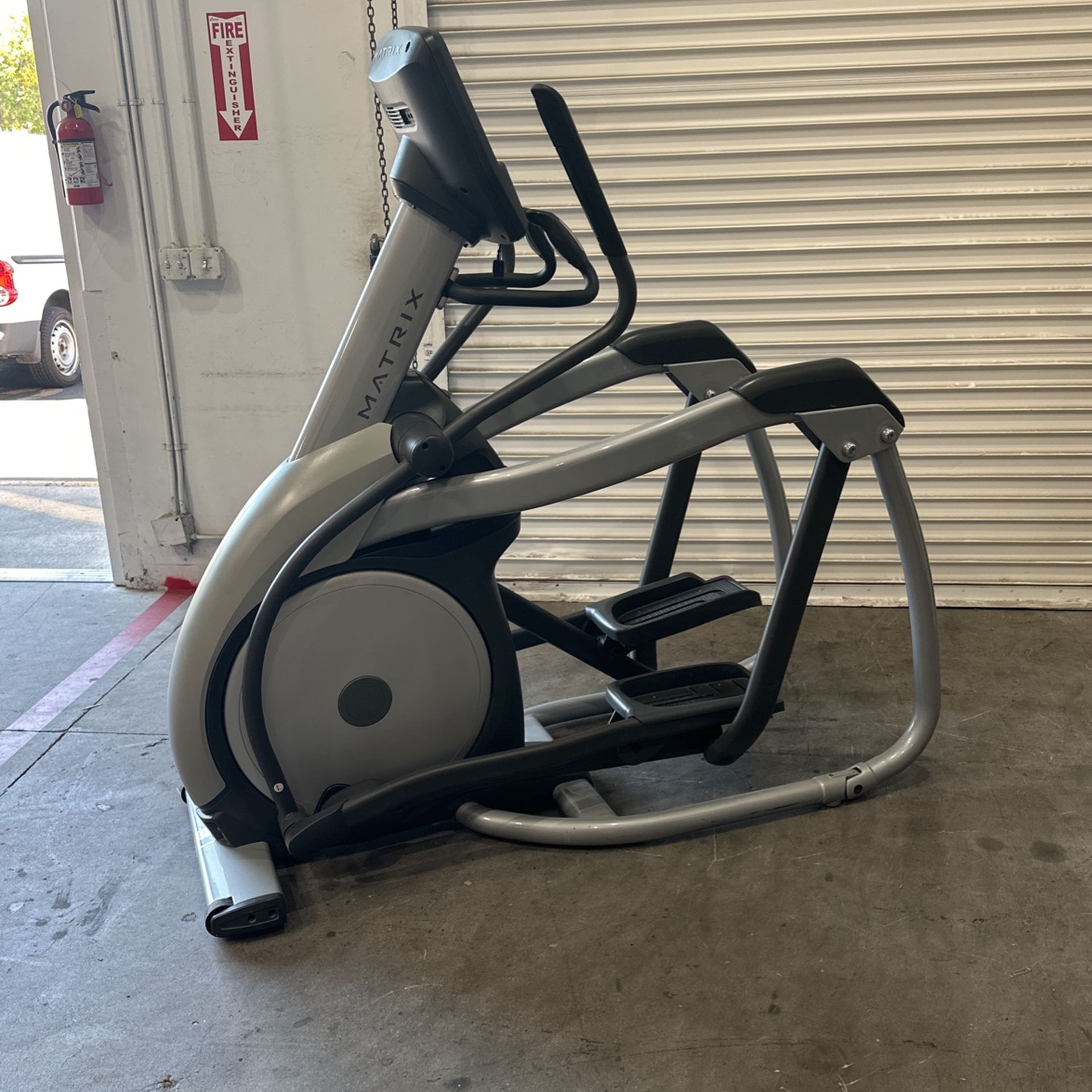 Matrix A30 Elliptical, Cardio Machine, Home Gym, Gym Equipment.