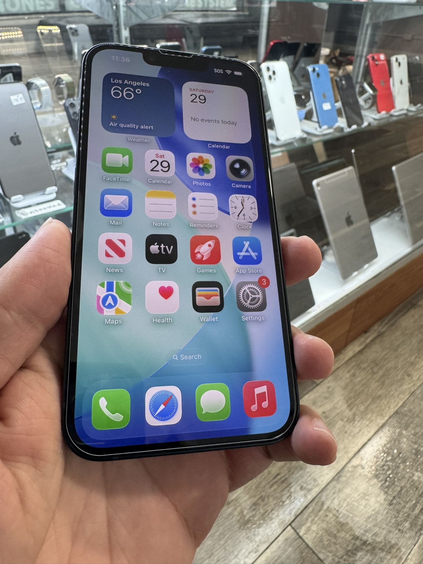 Nice Unlocked iPhone 14 - Desbloqueado with screen protector.