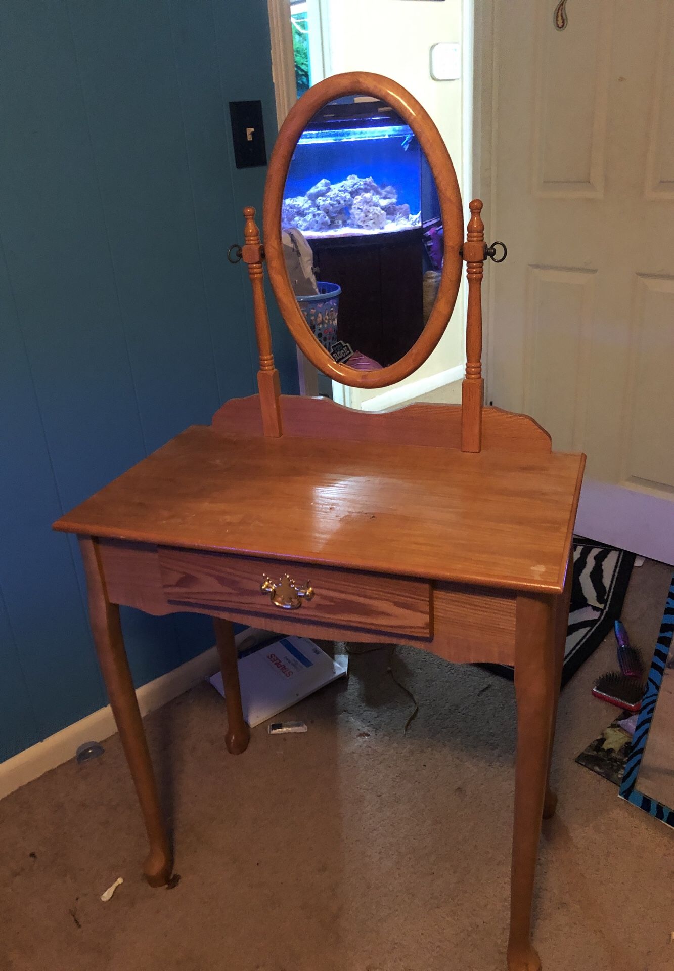 Oak vanity with mirror