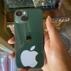 iPhone 13 (Green)