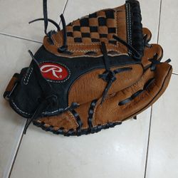 Rawlings youth baseball glove..never used