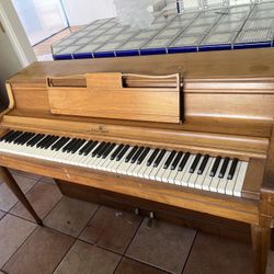 Wurlitzer Piano - Studio City