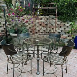 Vintage Brown Jordan Patio Furniture Table Set! HeAvy And Strong ! Delivery Available For Extra Fee. 