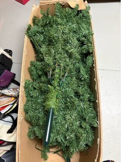 9ft Prelit Christmas Tree