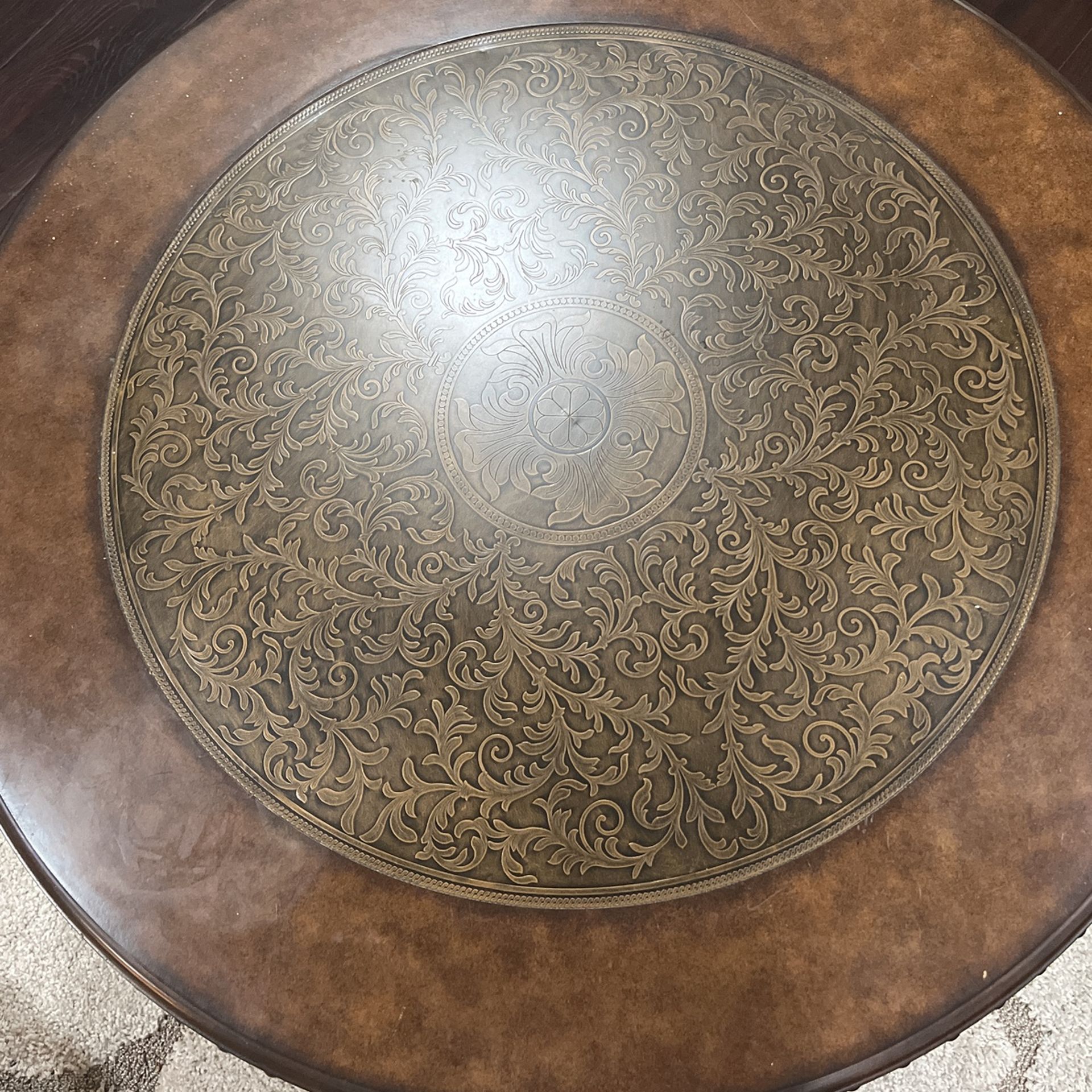 Ashley living room table, no scratches