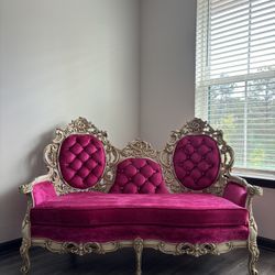 Lux Queen Love Seat