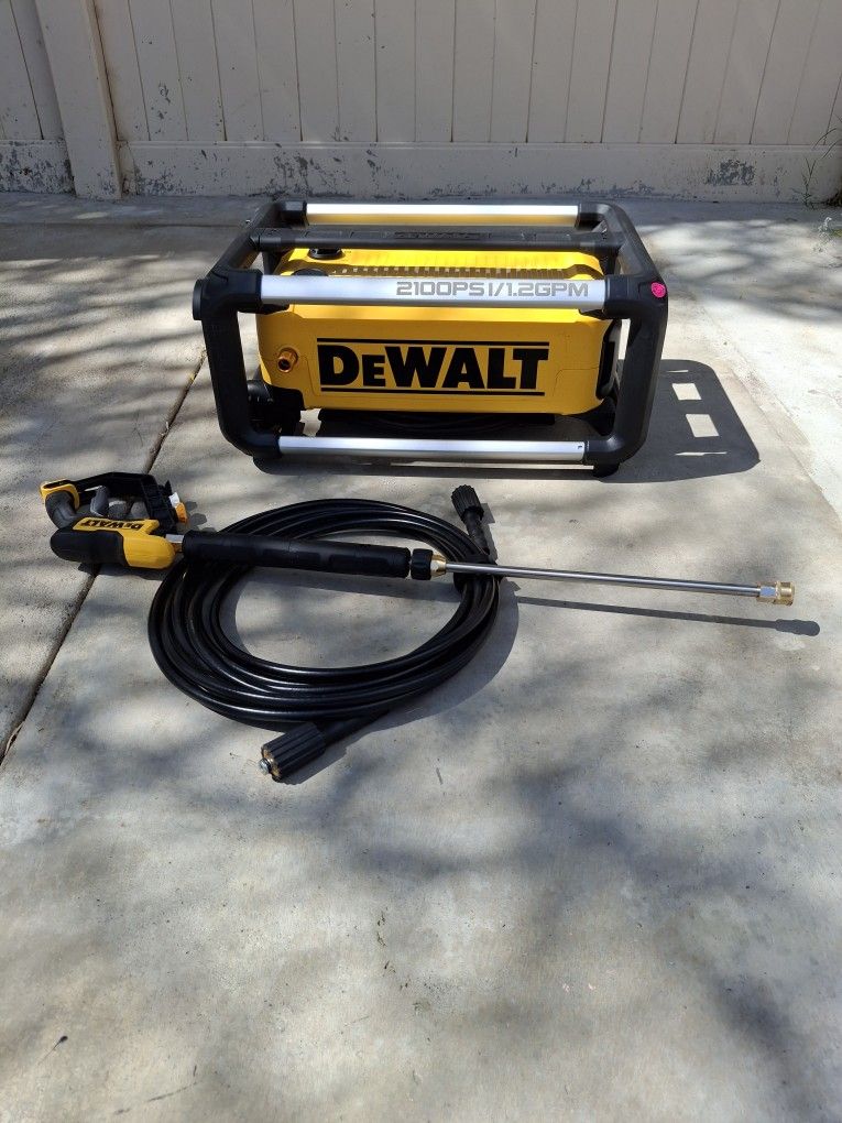 2100 Psi 1.2 DewaltGpm Electric Pressure Washer