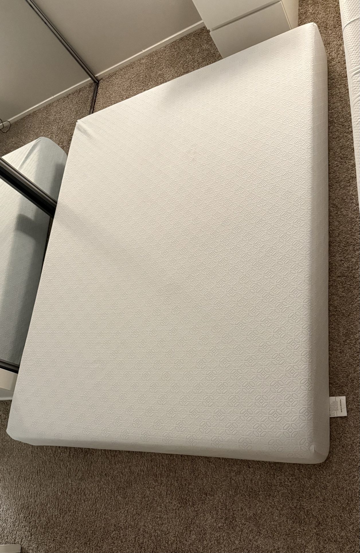 Queen Size Cooling Gel Memory Foam Mattress