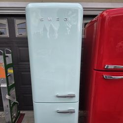 Smeg 50's Retro Fridge (Pastel Green/Turquoise) - FAB32ULPG3 - Used 1 Year