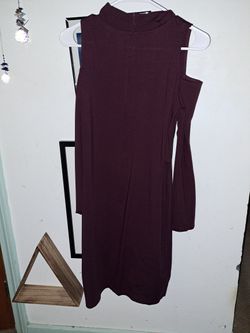 Maroon Shoulder Cut-out Winter Maci Dress