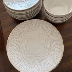 Dinnerware Set