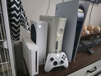 MASSIVE RETRO + MODERN GAMING LOT NO PS5 - $750 OBO (or buy separate)