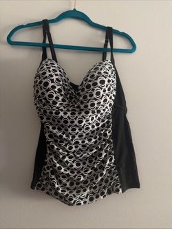 VM Tankini white black Circles size 36D Adjustable Straps Swim Top