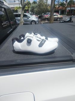 Cycling Shoes With Clips..brand New..20