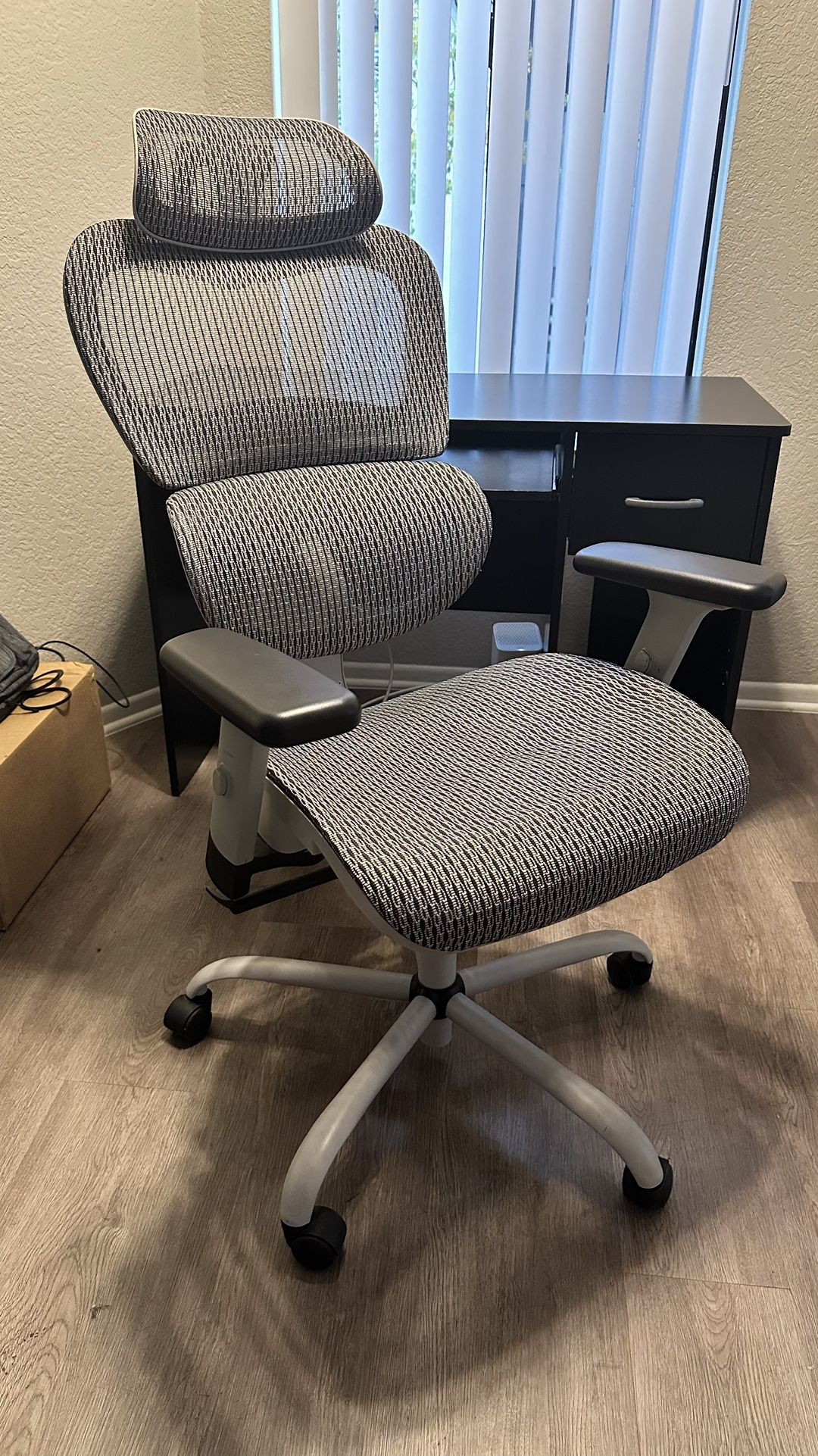 Comfortable Ergonomic Adjustable Office Chair 