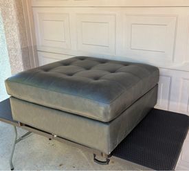 36inch gray Abbyson Living leather accent ottoman