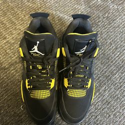 Jordan 4 Thunder Size 9.5 Read Description 