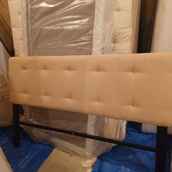 Complete Queen Bed W/sealy Posterpedic Mattress Set